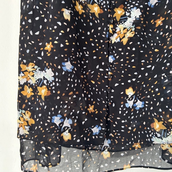 🔴Spaghetti Strap Floral Faux Button Top - Picture 10 of 11